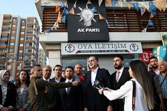 AK Parti Sözcüsü Çelik'ten parti binasını hedef alan saldırıya ilişkin açıklama: Geri adım atmayacağız